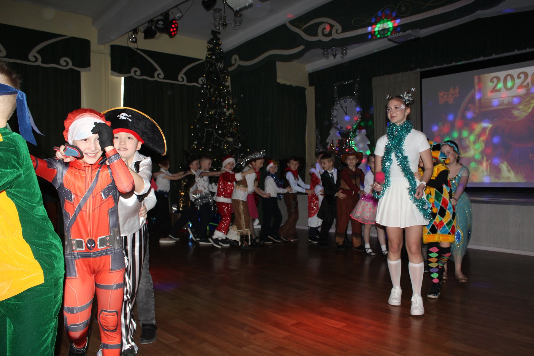 Новый год в начальных классах